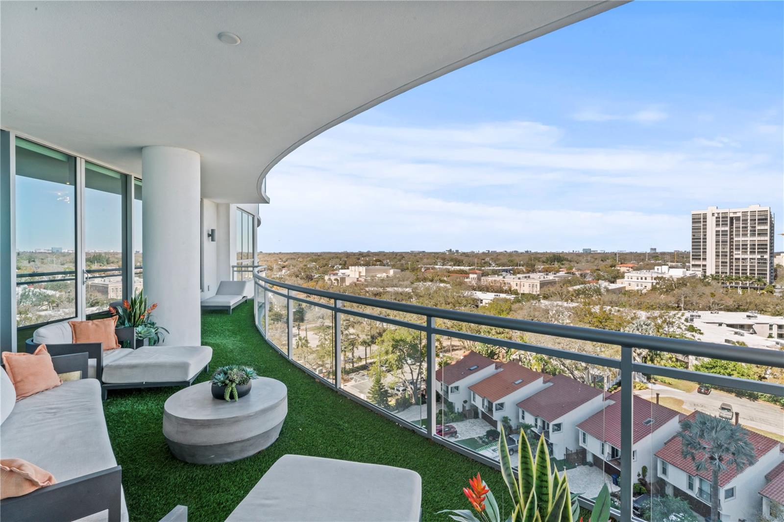 VIRAGE BAYSHORE - Residential