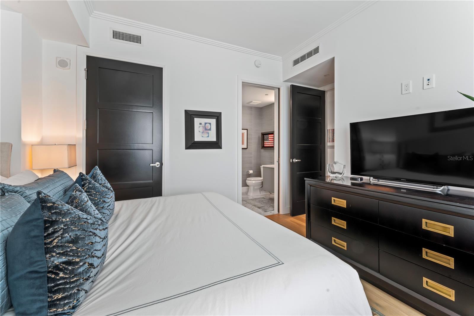 VIRAGE BAYSHORE - Residential