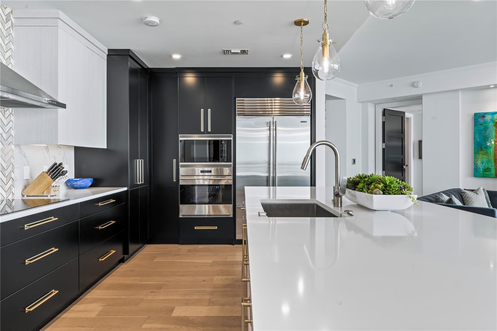 VIRAGE BAYSHORE - Residential