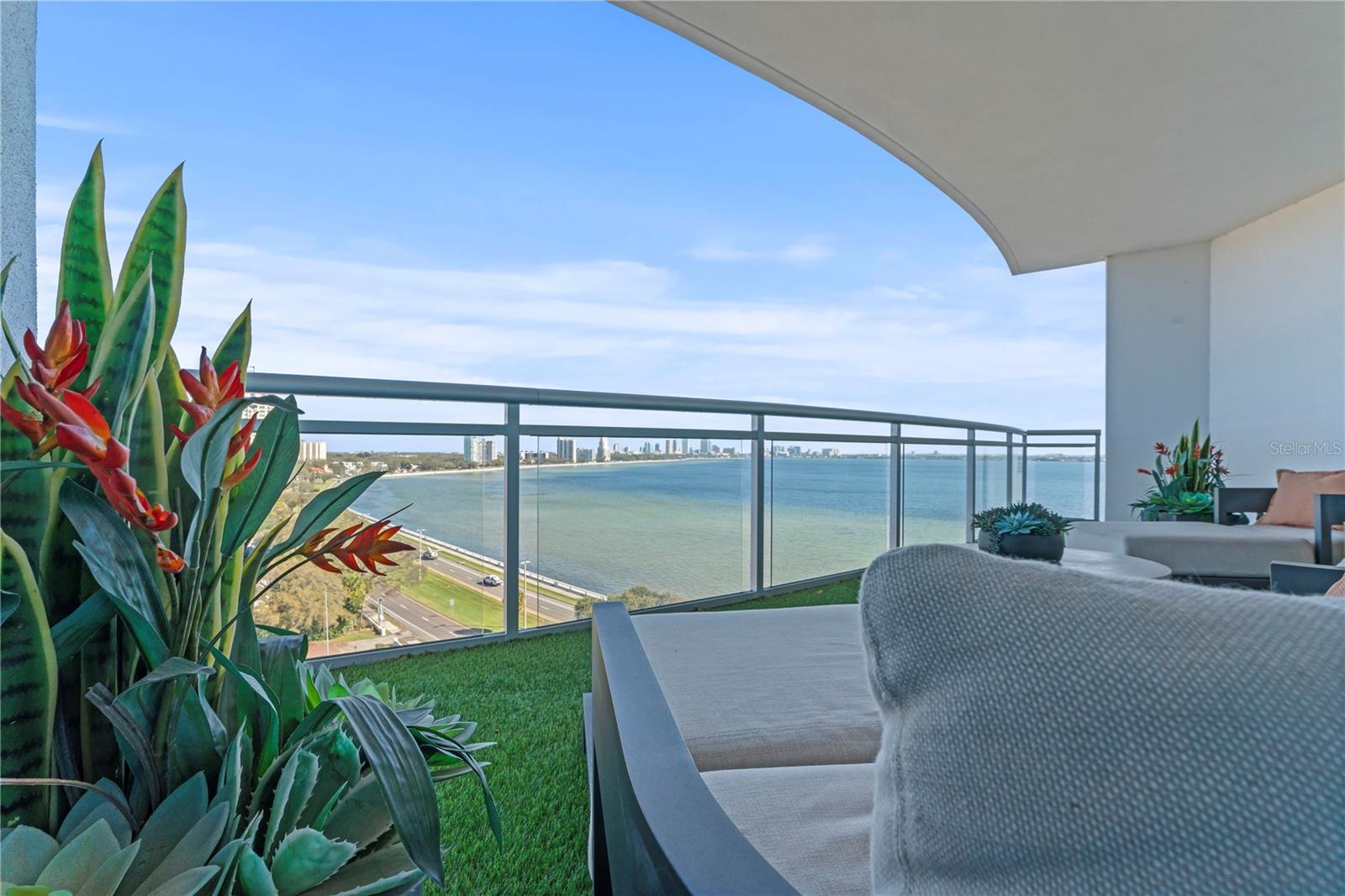 VIRAGE BAYSHORE - Residential