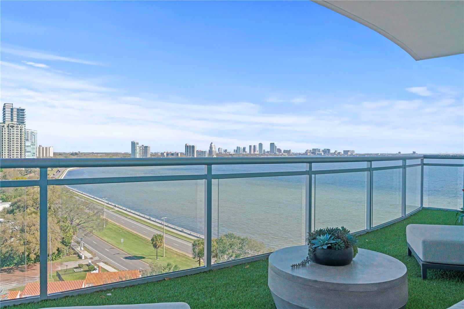 VIRAGE BAYSHORE - Residential