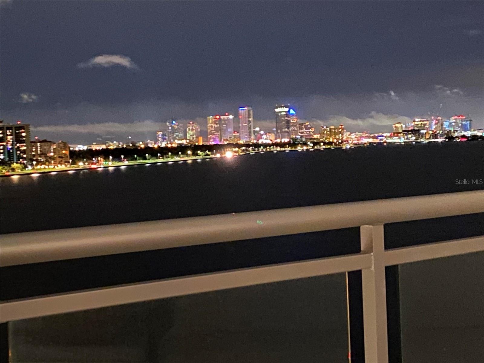 VIRAGE BAYSHORE - Residential