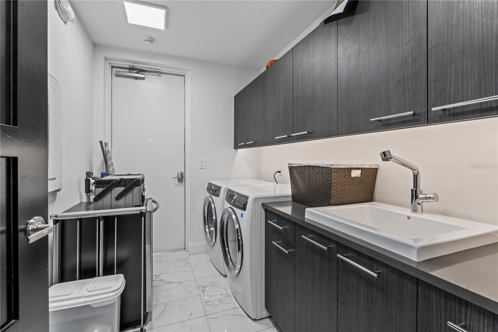 VIRAGE BAYSHORE - Residential