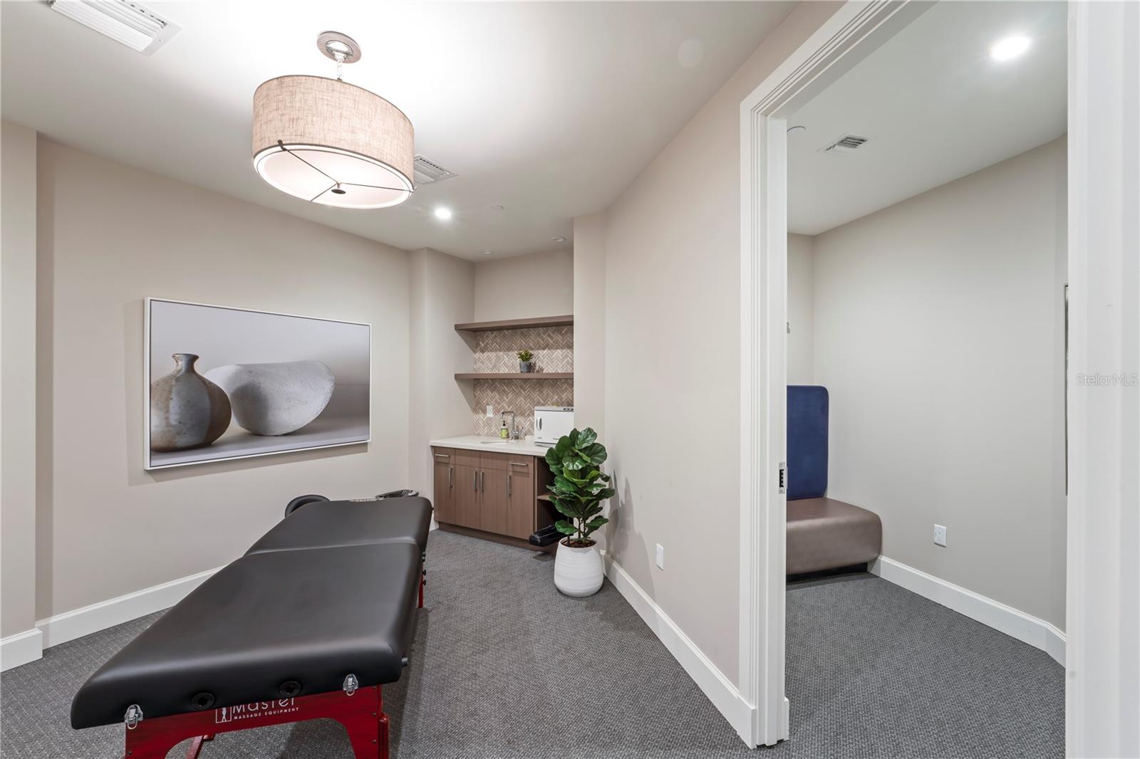 VIRAGE BAYSHORE - Residential