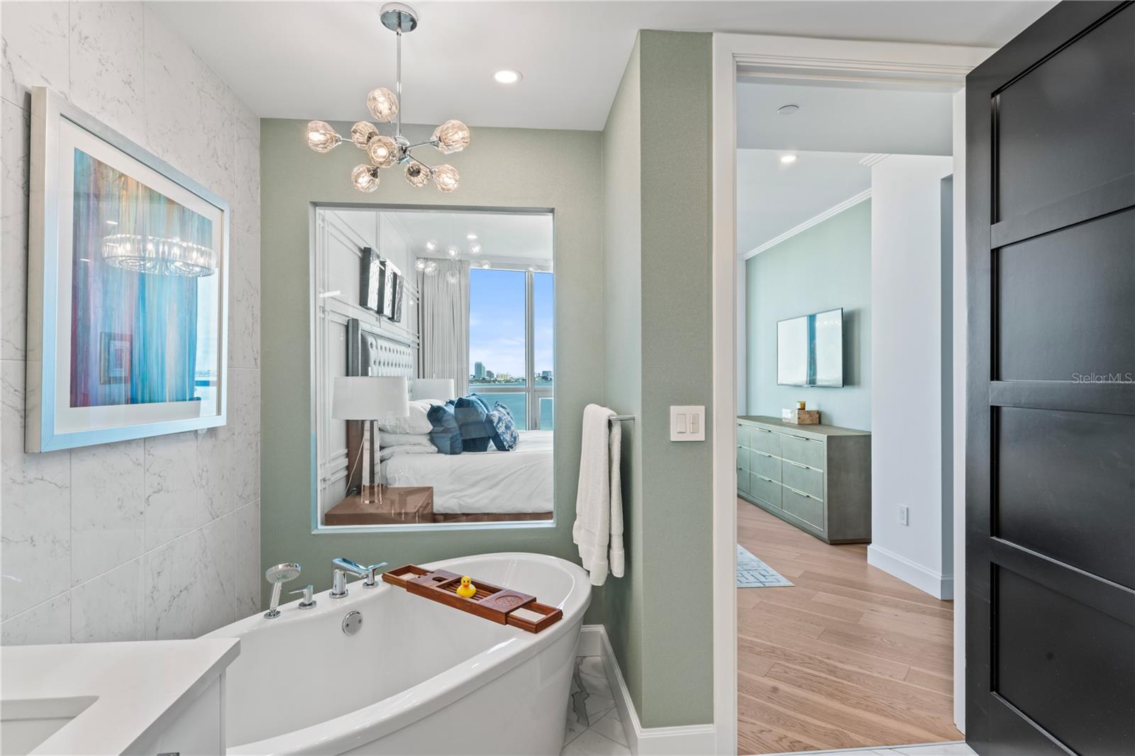 VIRAGE BAYSHORE - Residential