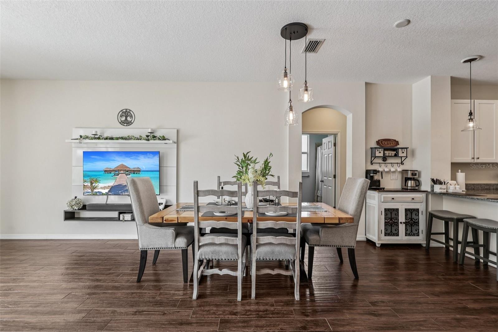 DOVER GROVES - Residential