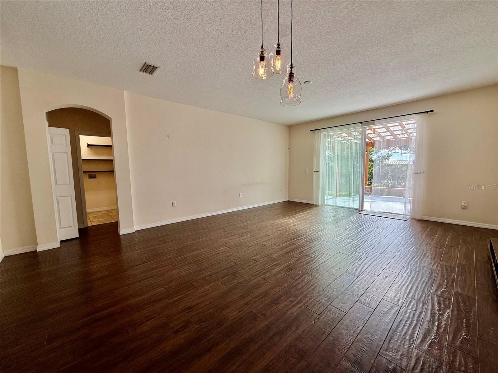 DOVER GROVES - Residential