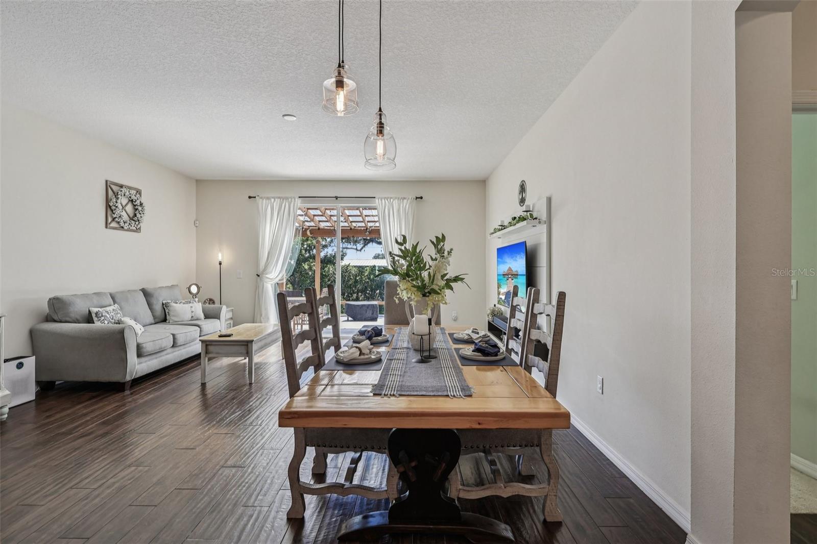 DOVER GROVES - Residential