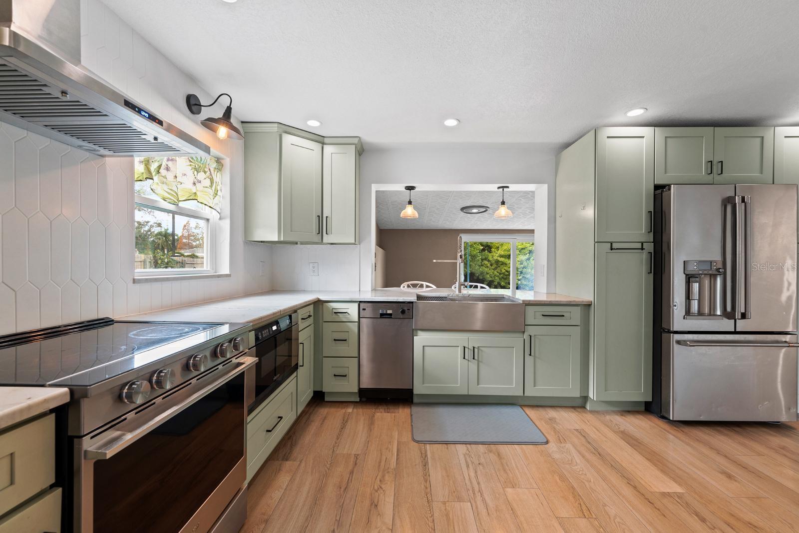 JEFFERSON MANOR - Residential