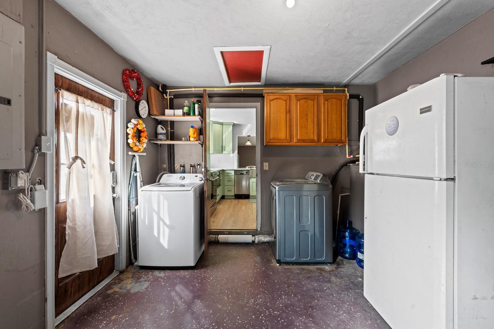 JEFFERSON MANOR - Residential