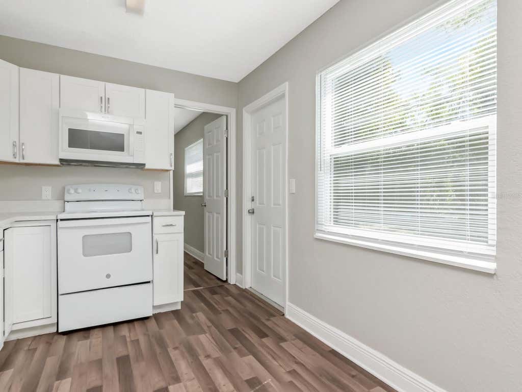 Photo of 1209 62nd Avenue E, Bradenton, FL 34203 (MLS # TB8539266)