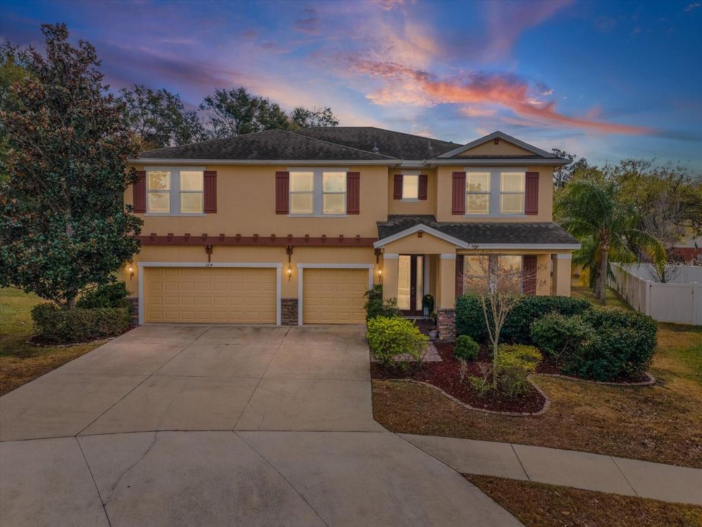 Photo of 2214 Valterra Vista Way, Valrico, FL 33594 (MLS # TB8469931)