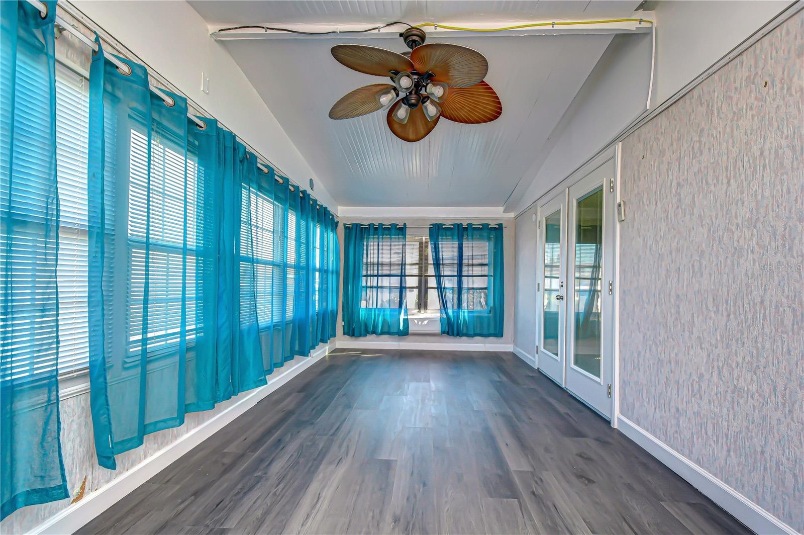 ZEPHYR SHORES - Residential