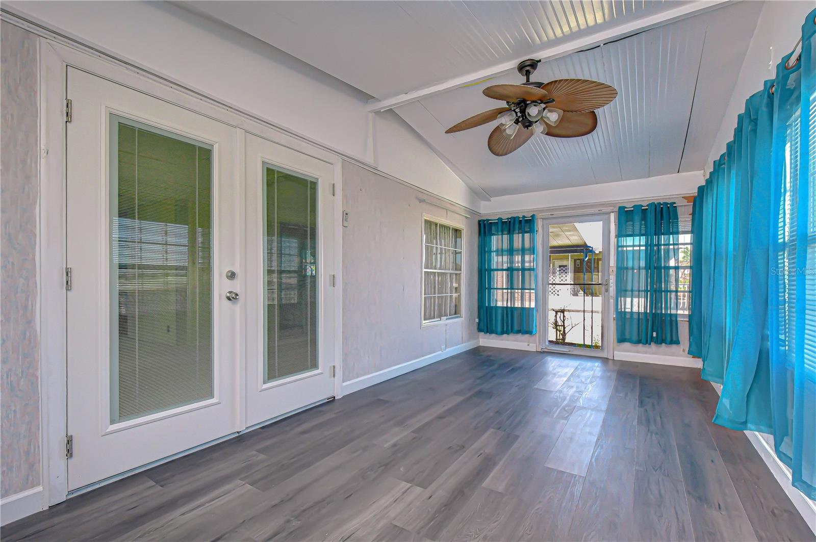 ZEPHYR SHORES - Residential