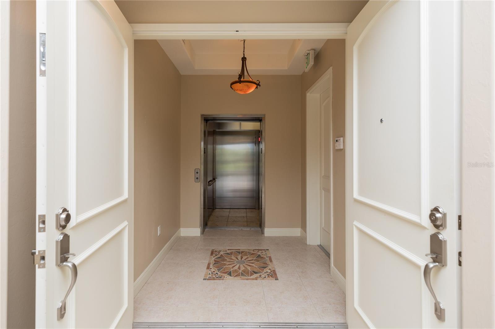 40 CASA BELLA CIRCLE 1102