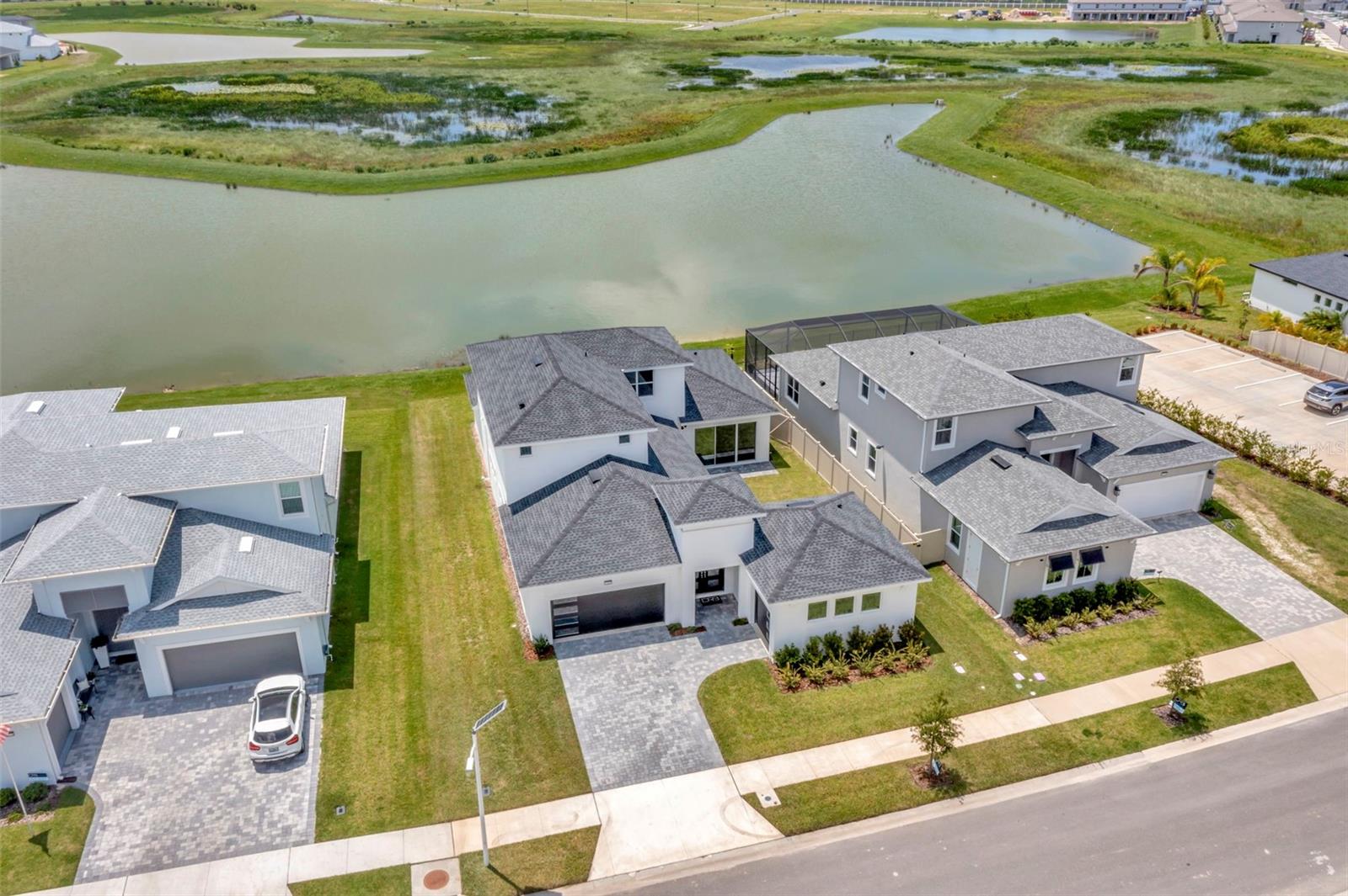 32298 WETLAND BIRD VIEW