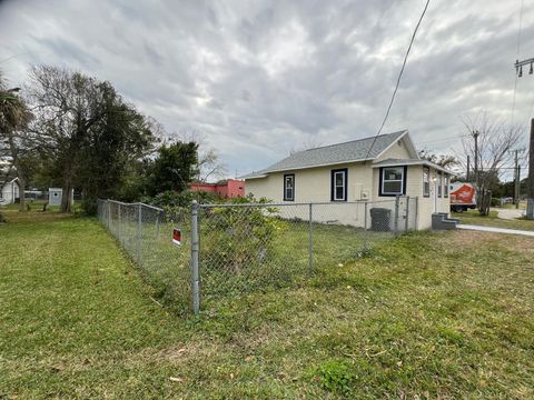 A home in DAYTONA BEACH