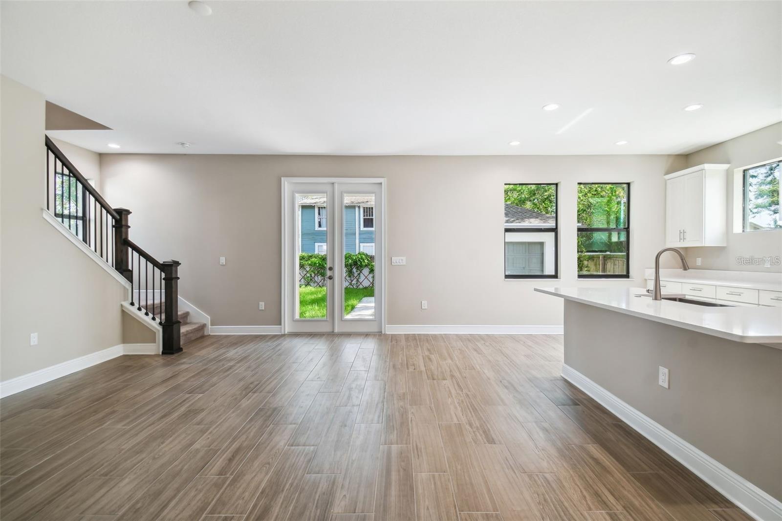 INTER BAY - Residential