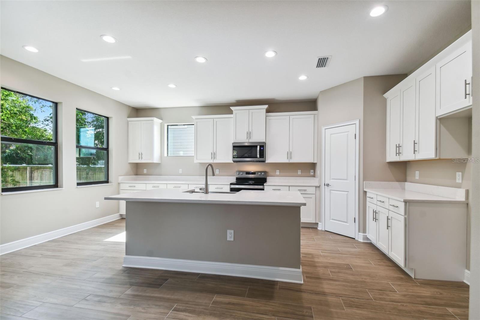 INTER BAY - Residential