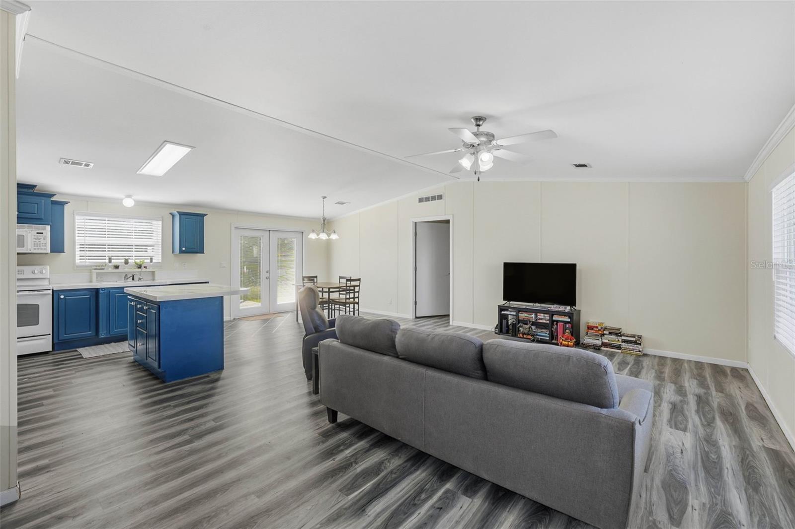 GROVELLA PARK - Residential