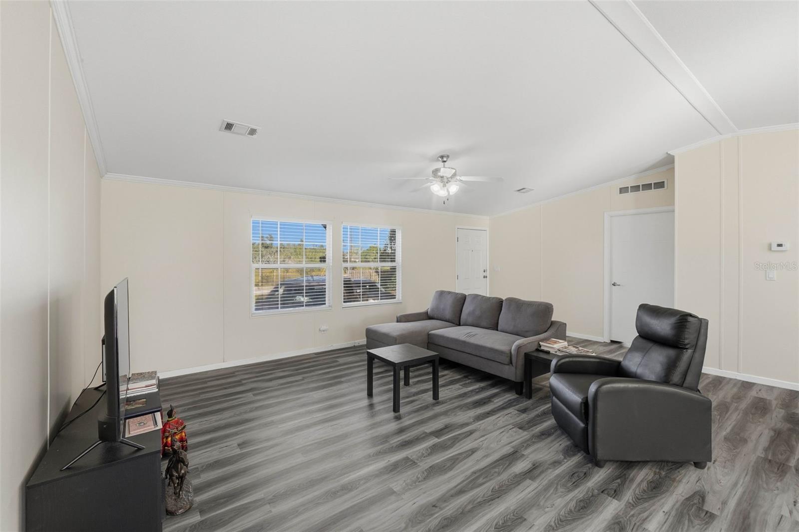 GROVELLA PARK - Residential