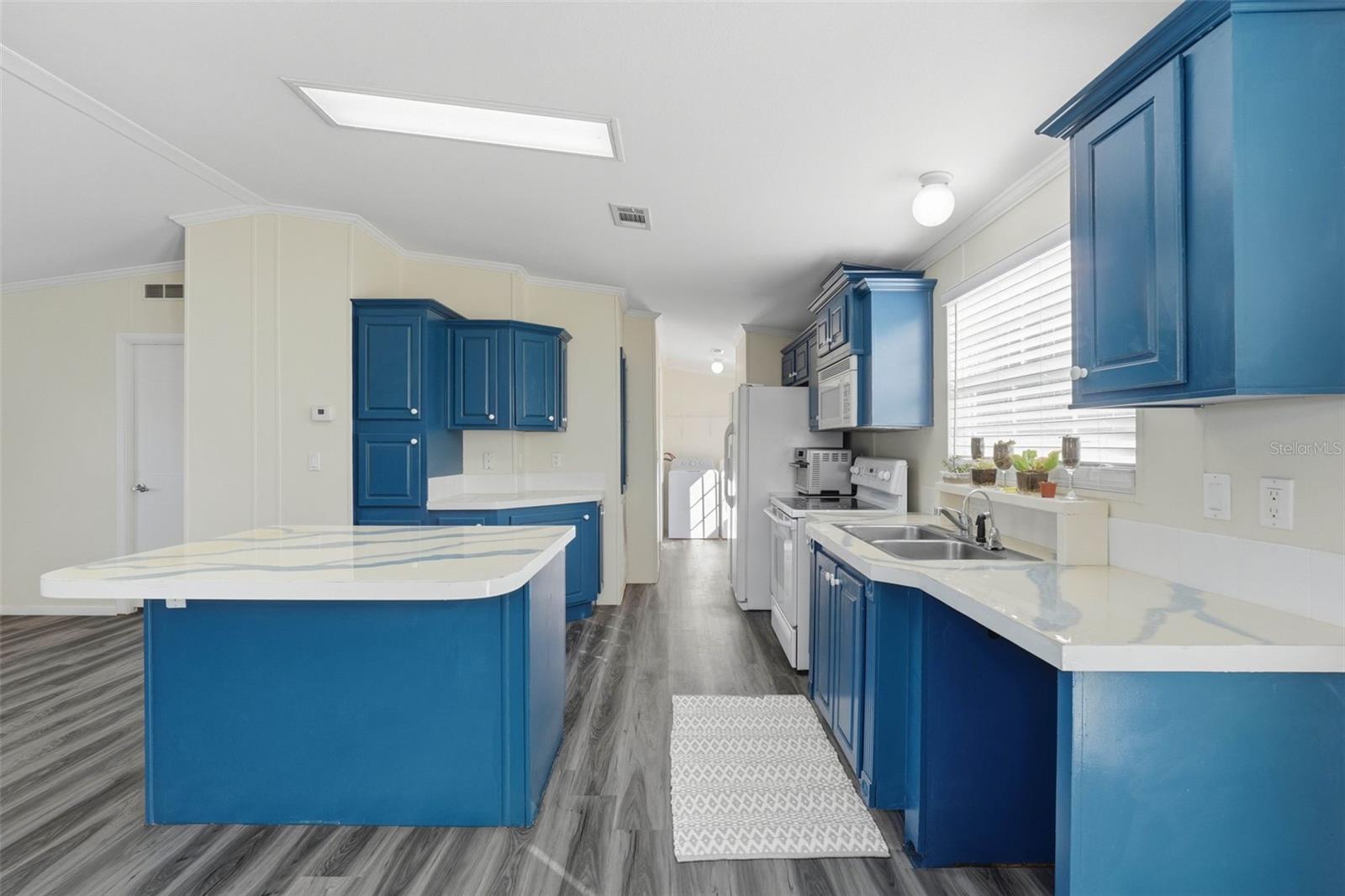 GROVELLA PARK - Residential