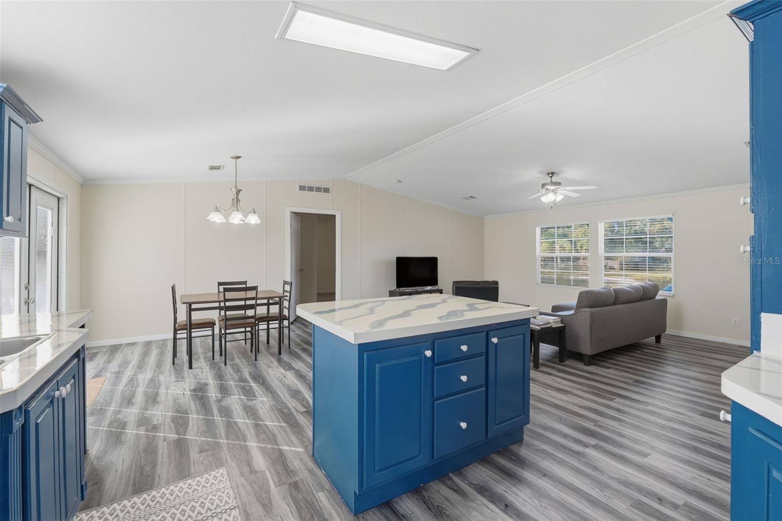 GROVELLA PARK - Residential