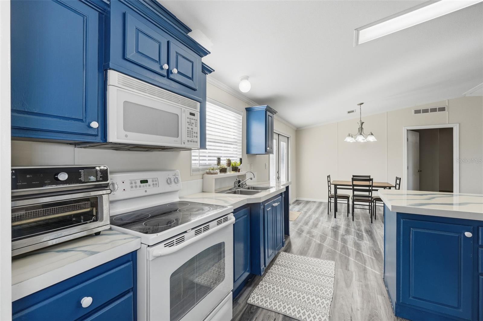 GROVELLA PARK - Residential