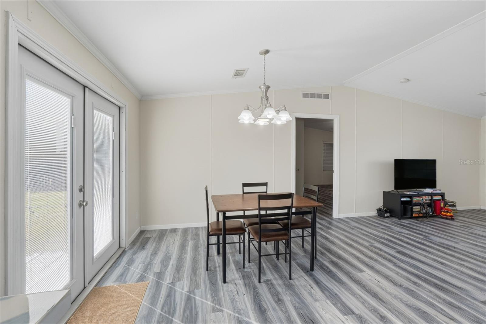 GROVELLA PARK - Residential