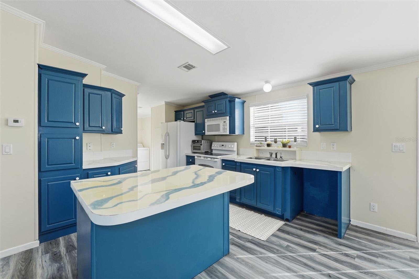 GROVELLA PARK - Residential