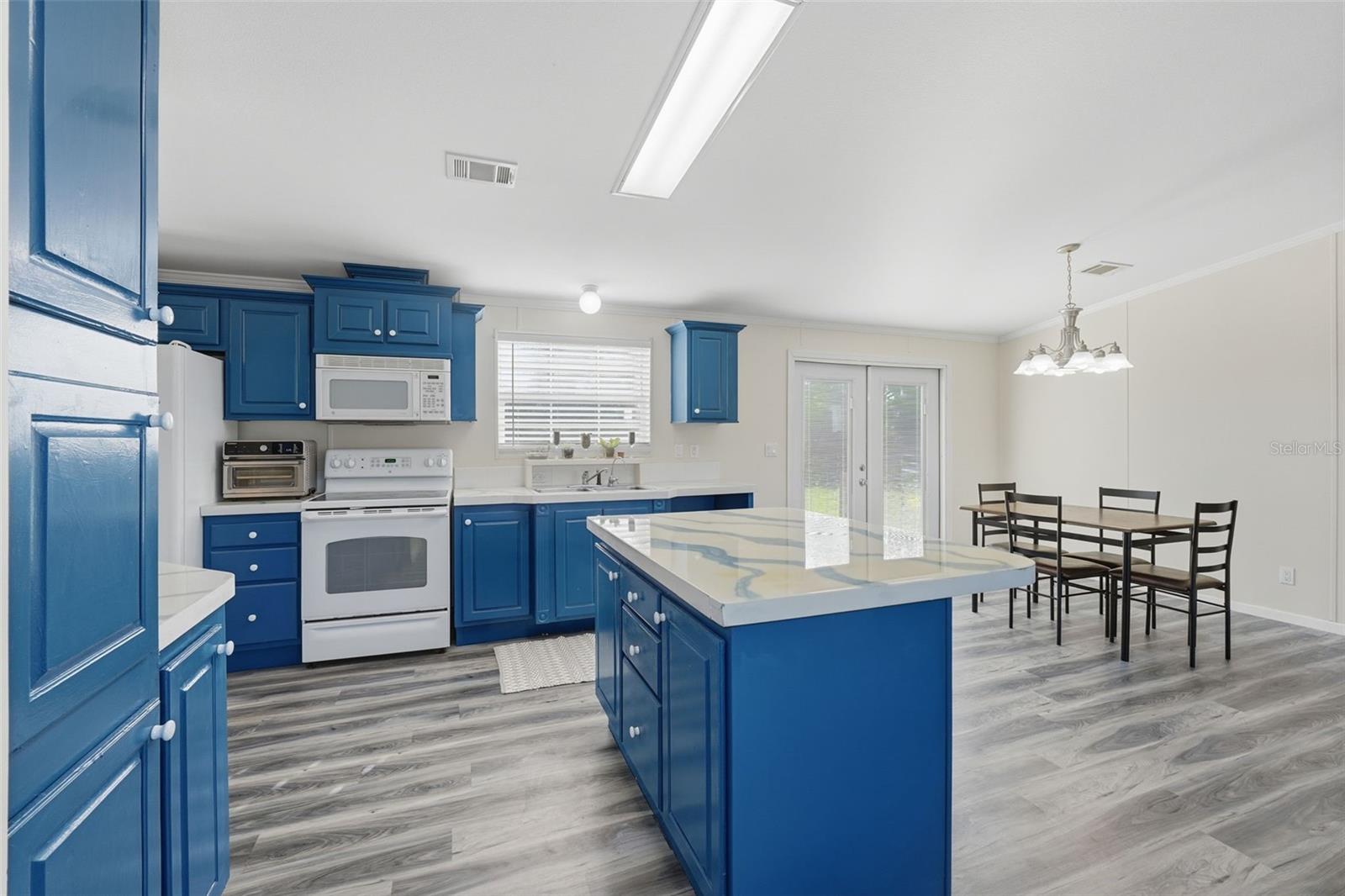 GROVELLA PARK - Residential