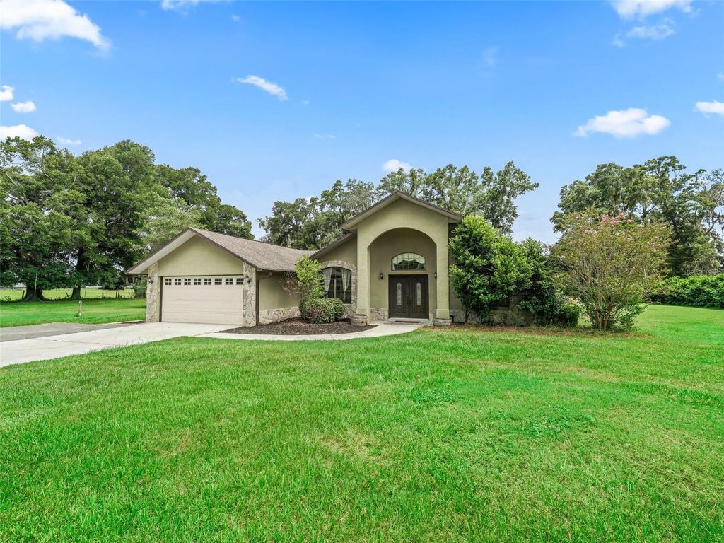 Photo of 1975 SE 150th Street, Summerfield, FL 34491 (MLS # OM706008)