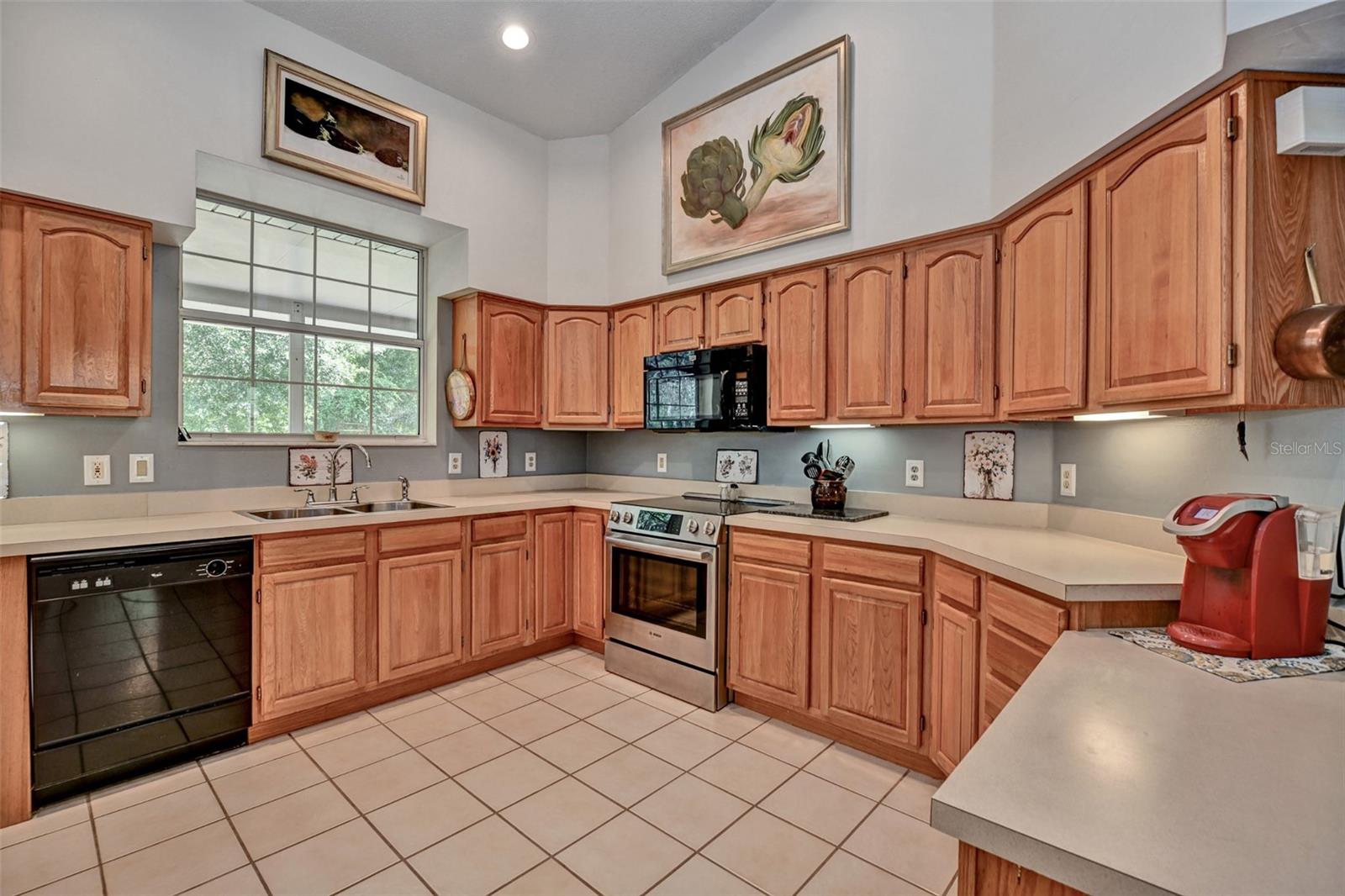 TWELVE OAKS AIR ESTATES - Residential