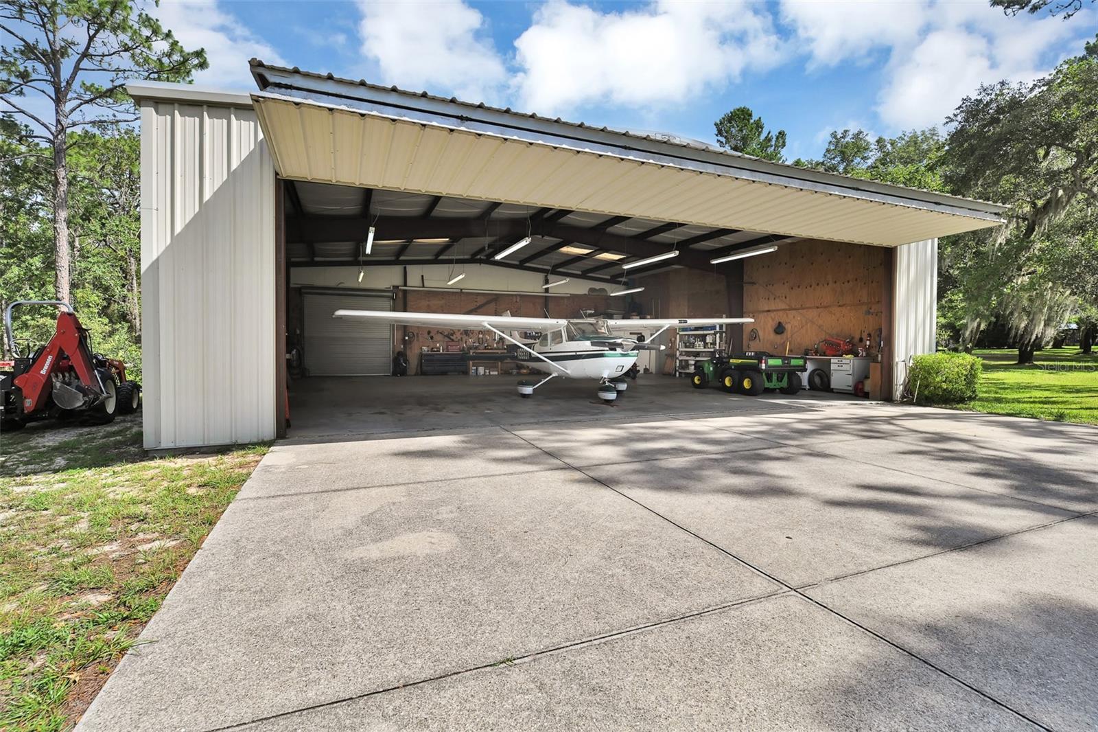 TWELVE OAKS AIR ESTATES - Residential