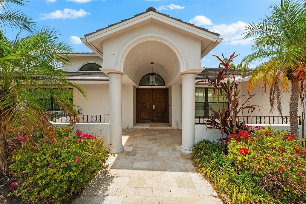 Photo of 868 Siesta Key Circle, Sarasota, FL 34242 (MLS # A4652247)