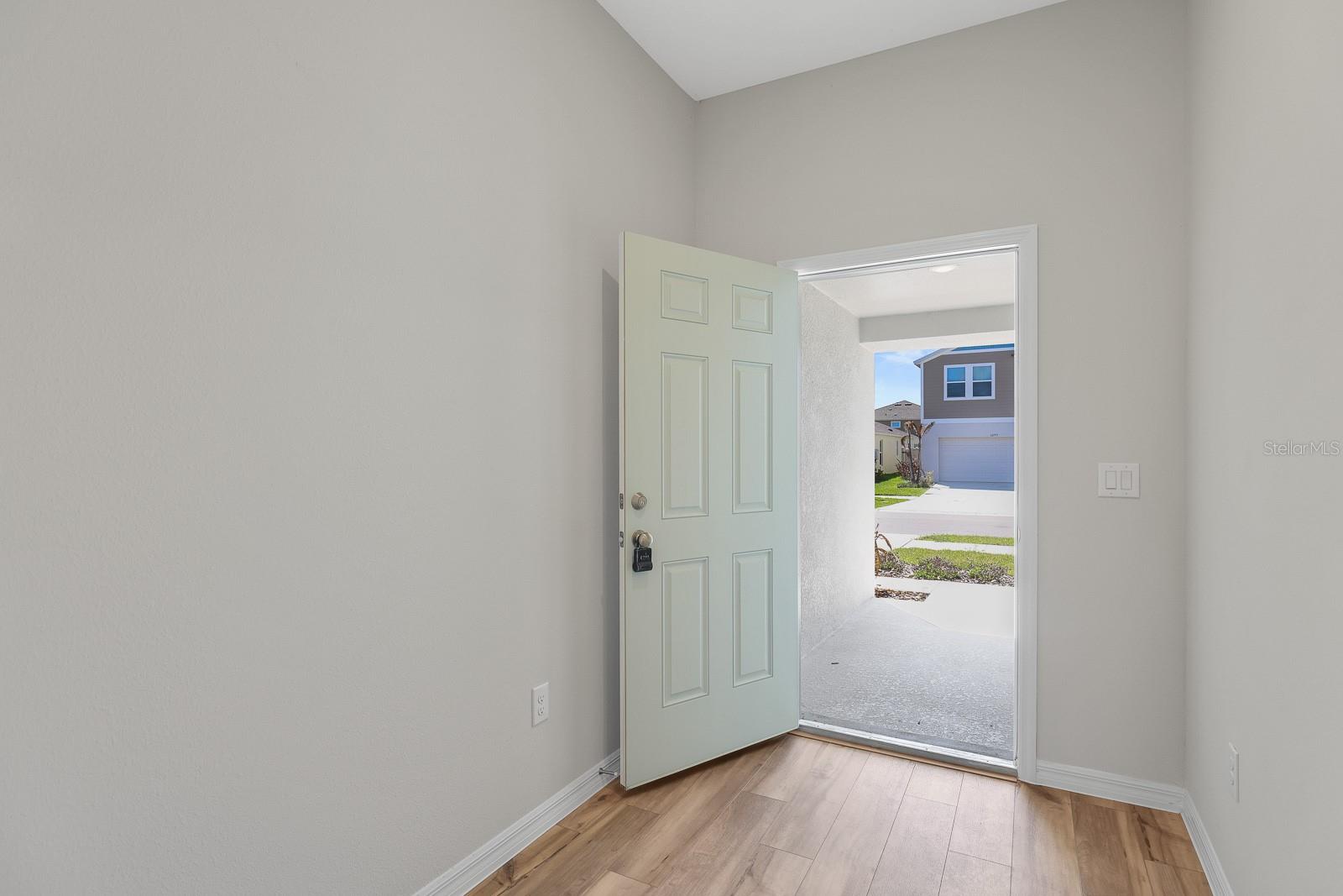 HINTON HAWKSTONE PH 1A2 - Residential Lease