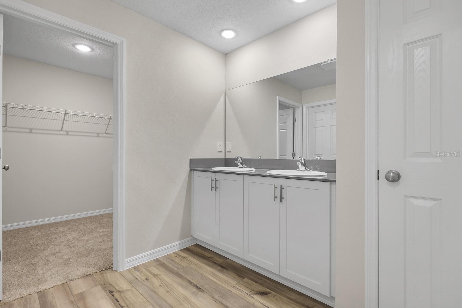 HINTON HAWKSTONE PH 1A2 - Residential Lease