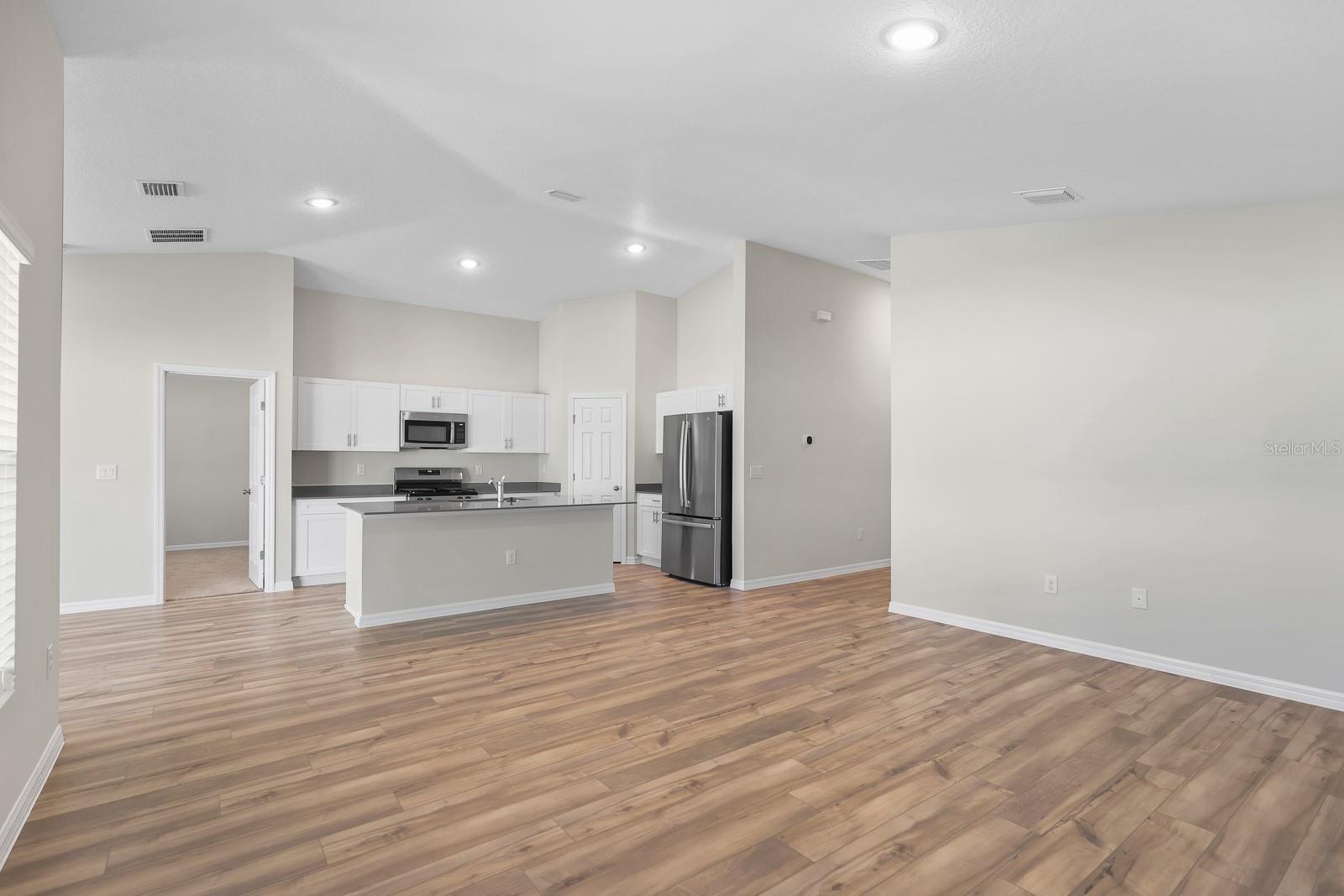 HINTON HAWKSTONE PH 1A2 - Residential Lease