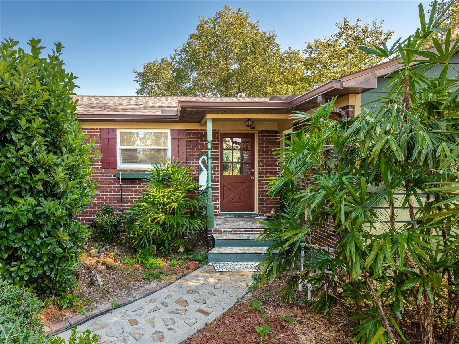 PINECREST - Residential