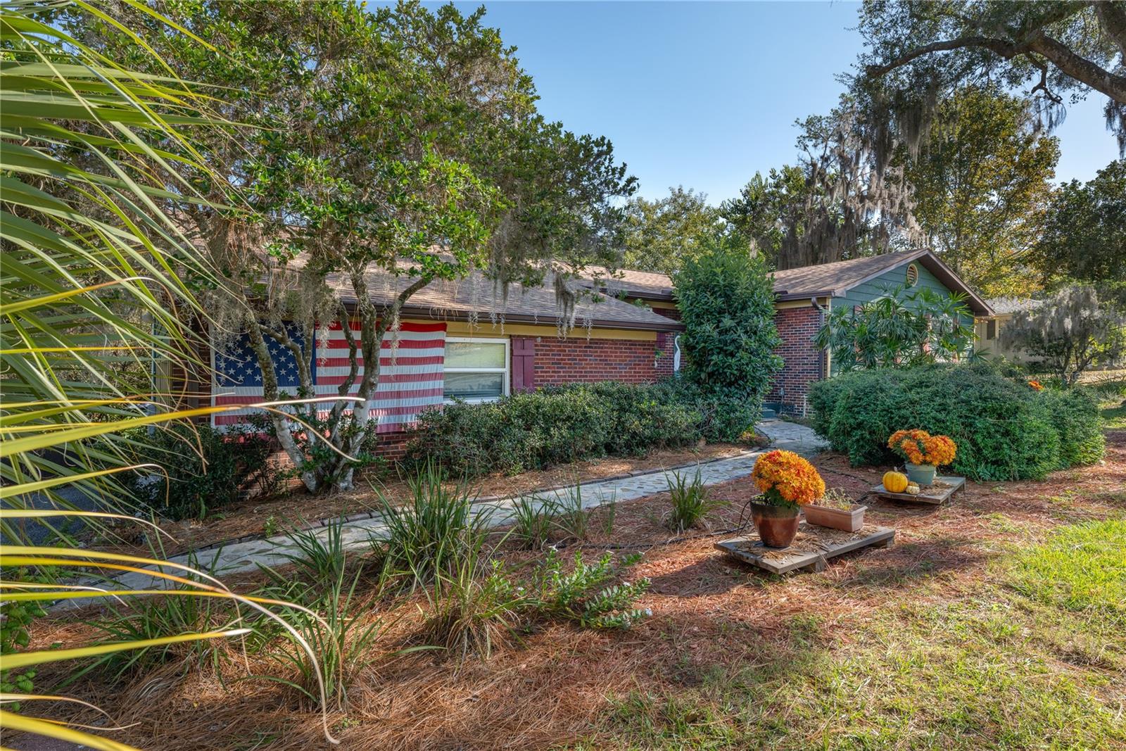 PINECREST - Residential