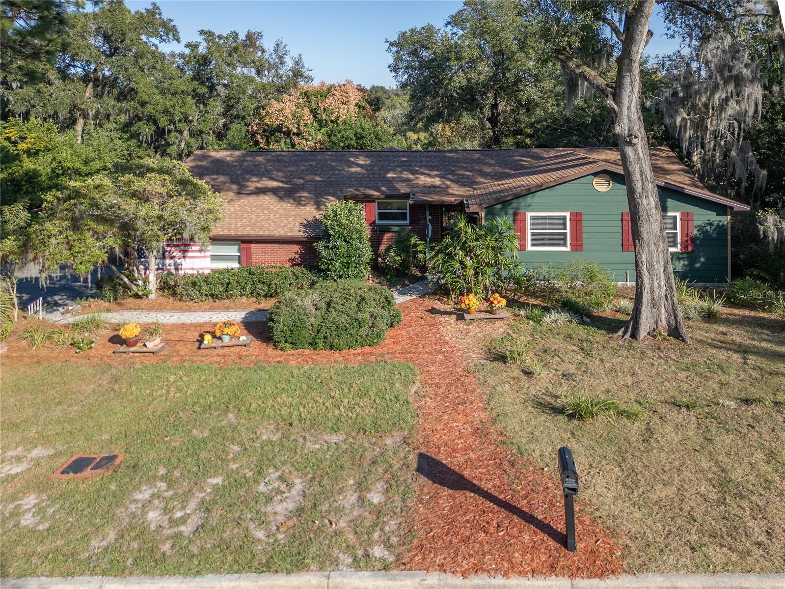 PINECREST - Residential