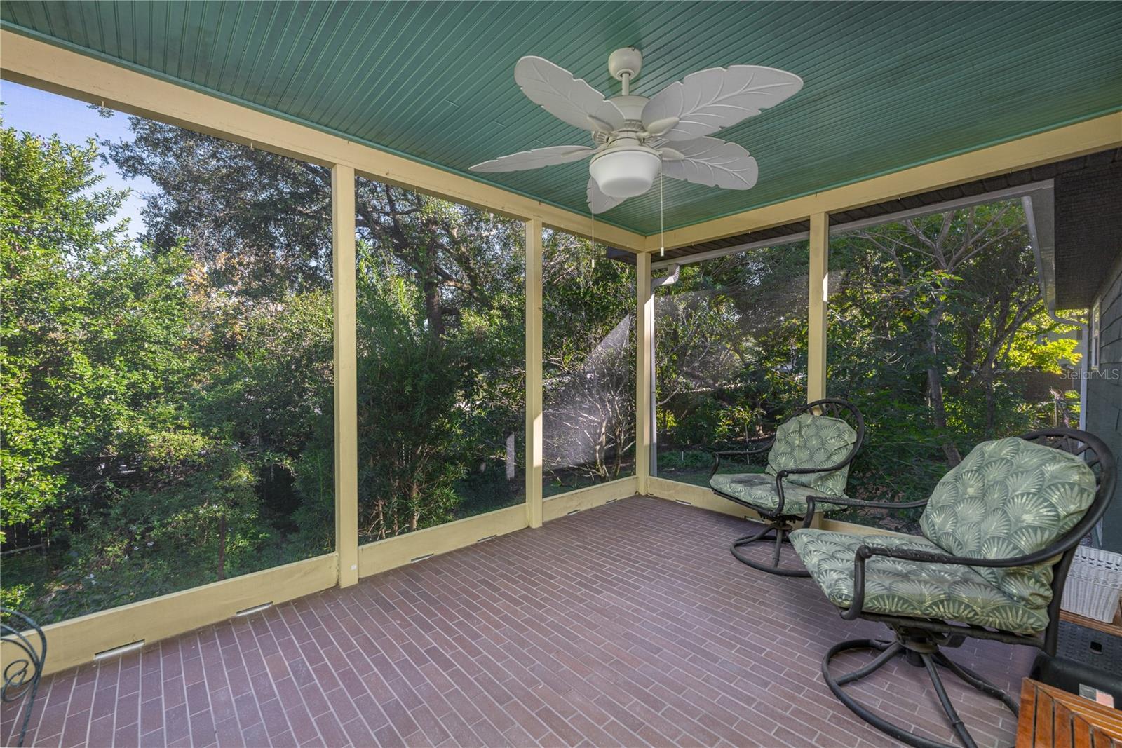 PINECREST - Residential