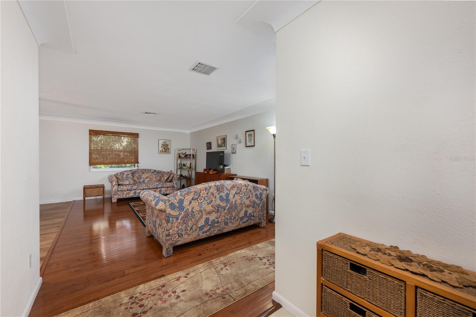 PINECREST - Residential