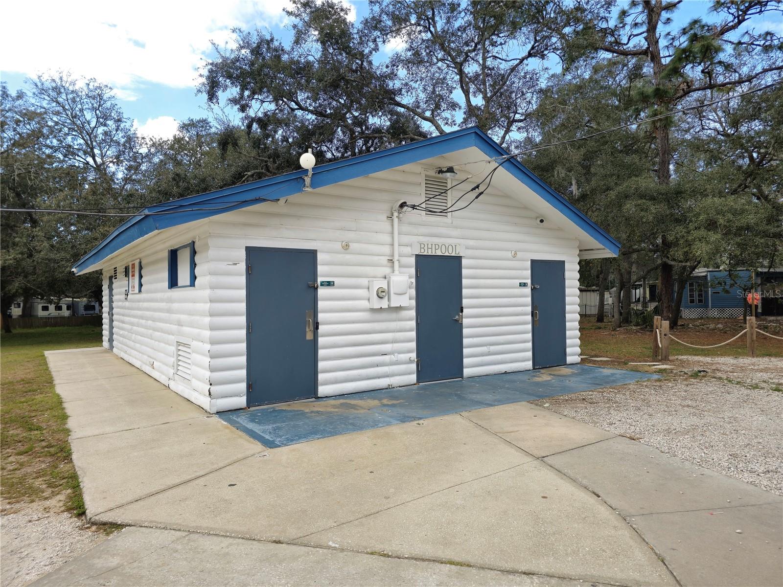 YOGI BEARS JELLYSTONE PARK CAMP - Land