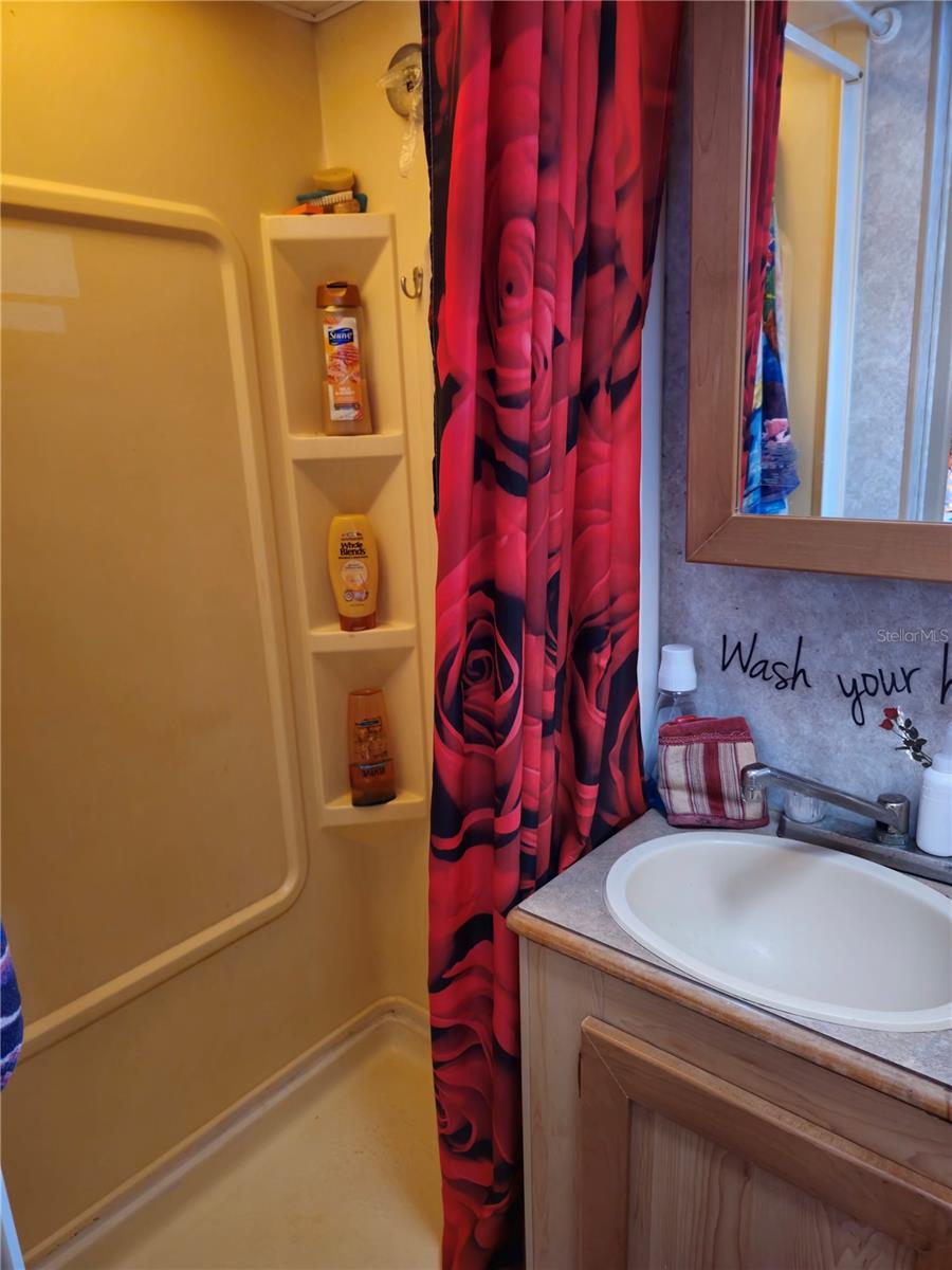 YOGI BEARS JELLYSTONE PARK CAMP - Land