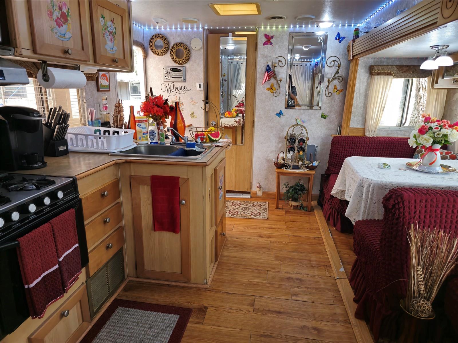 YOGI BEARS JELLYSTONE PARK CAMP - Land