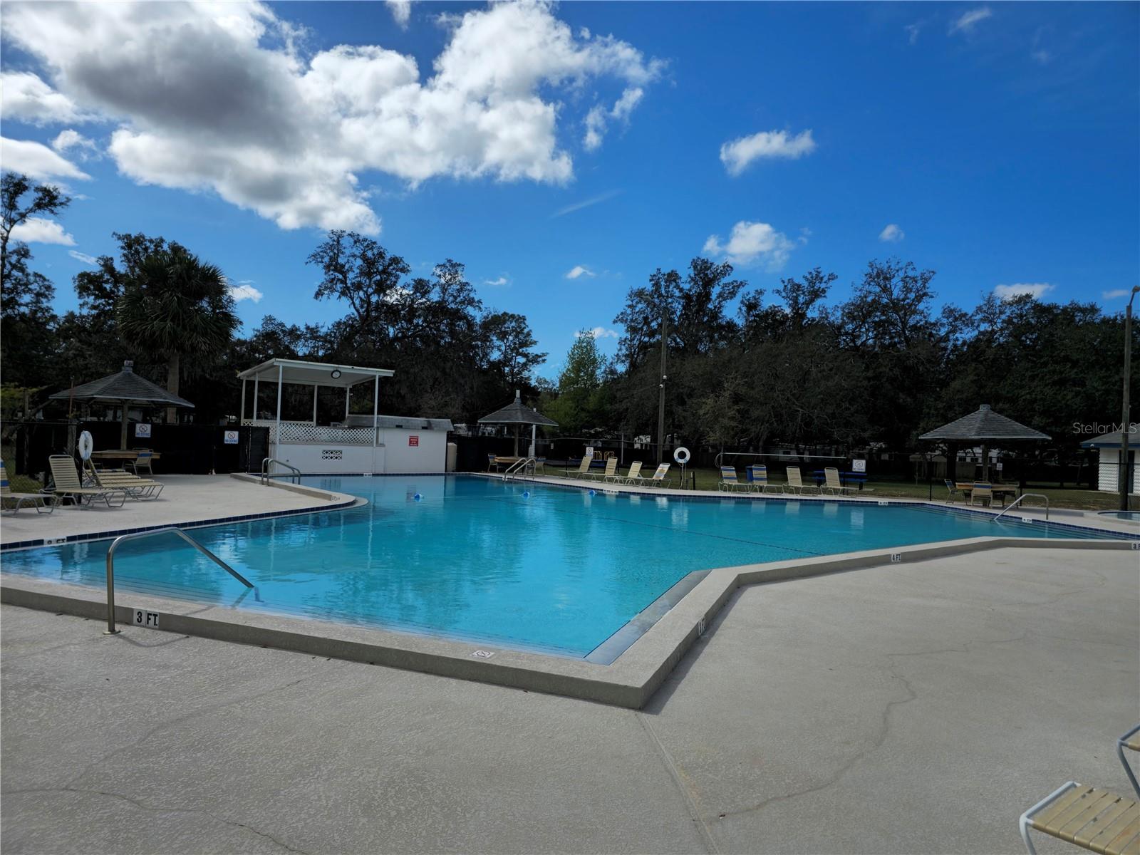 YOGI BEARS JELLYSTONE PARK CAMP - Land
