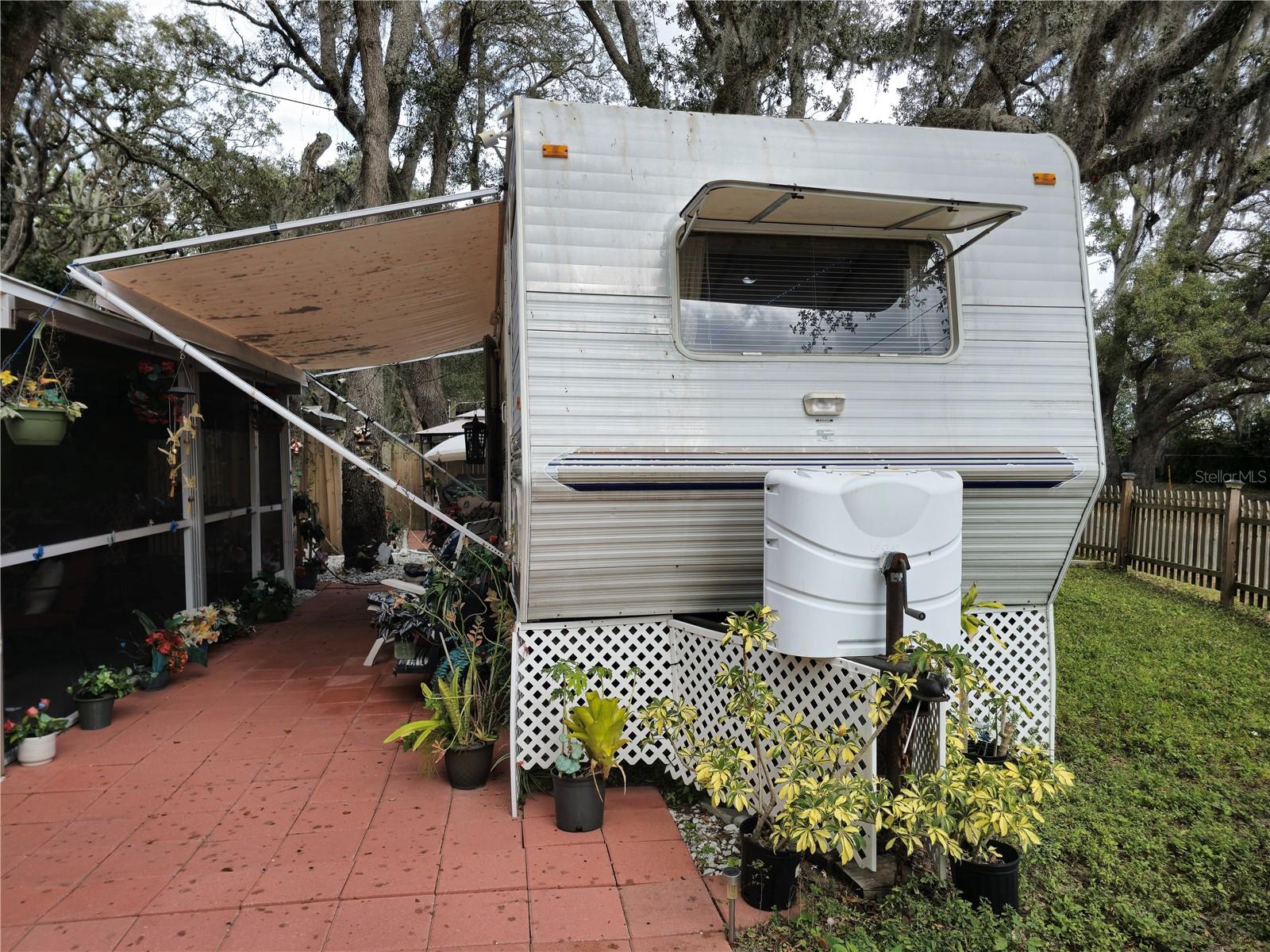 YOGI BEARS JELLYSTONE PARK CAMP - Land