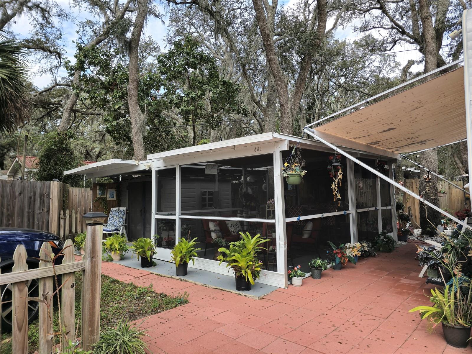 YOGI BEARS JELLYSTONE PARK CAMP - Land