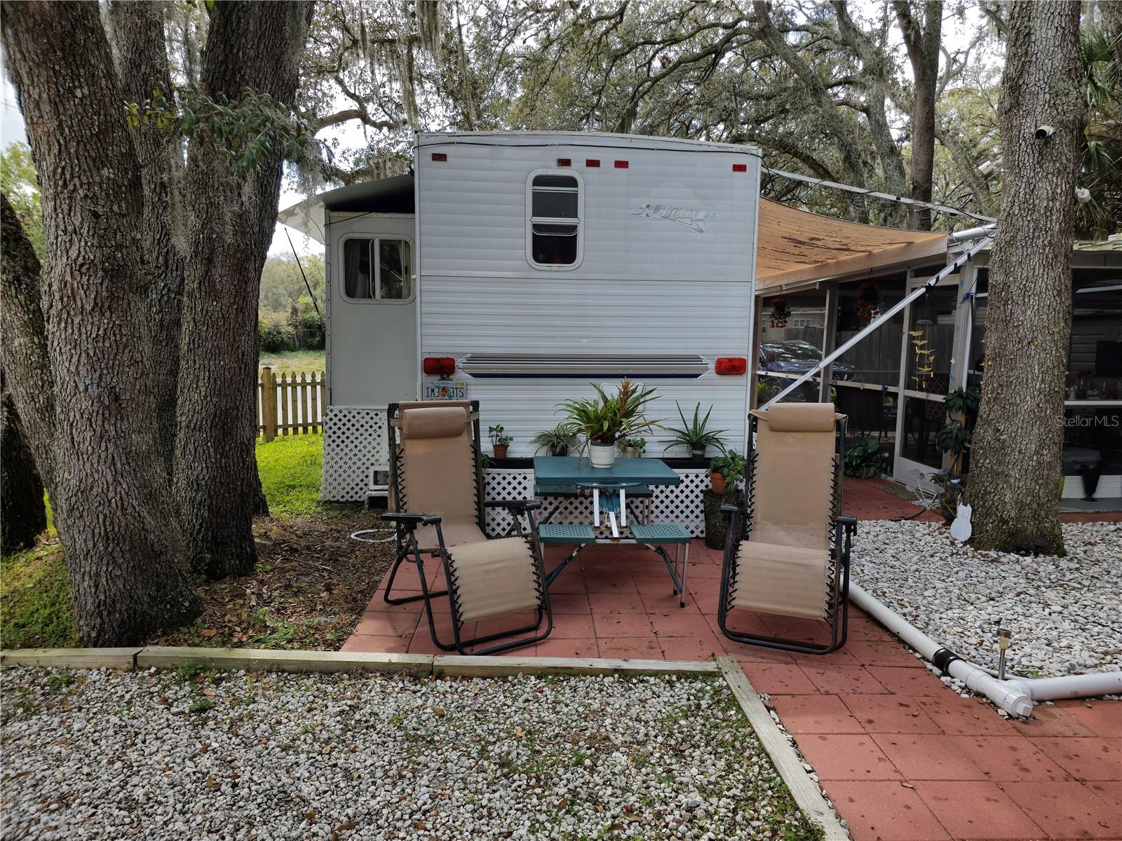 YOGI BEARS JELLYSTONE PARK CAMP - Land